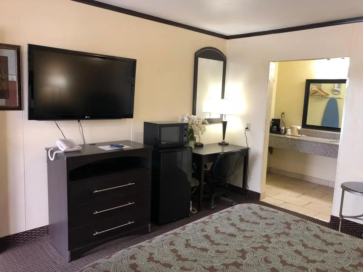 Flamingo Inn 5